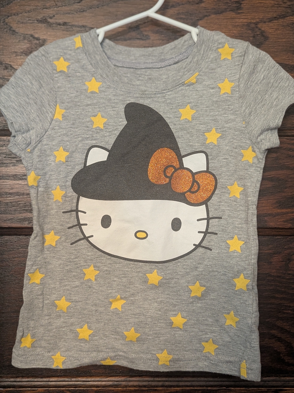 Hello Kitty Sanrio Halloween Witch  Sparkle 🧡 Bow + ✨ Stars 🩶 Graphic Tee- 4T